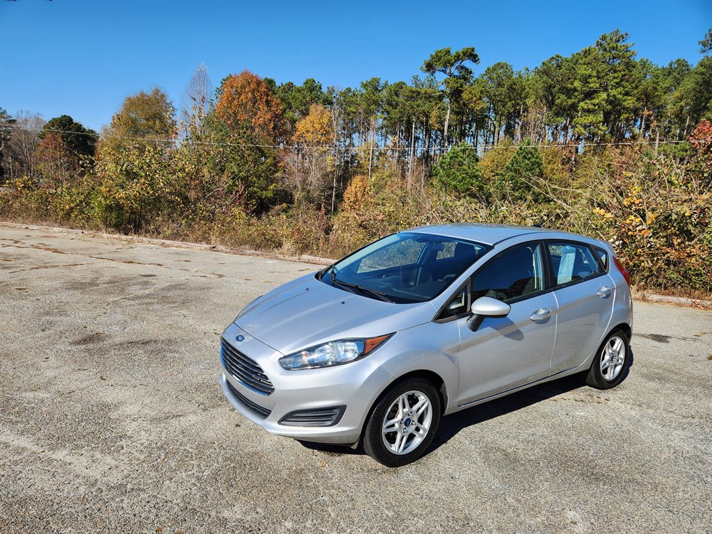 2018 Ford Fiesta SE's photo